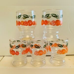 Juice glasses, vintage Anchor Hocking set of 5. Oranges & green leaves.